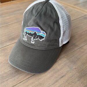 Patagonia Gray and White Mesh Hat